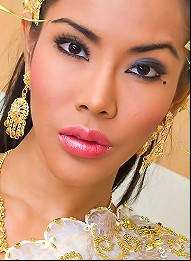 Irresistible Thai hottie makes an outstanding show